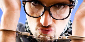 Elnur / shutterstock.com