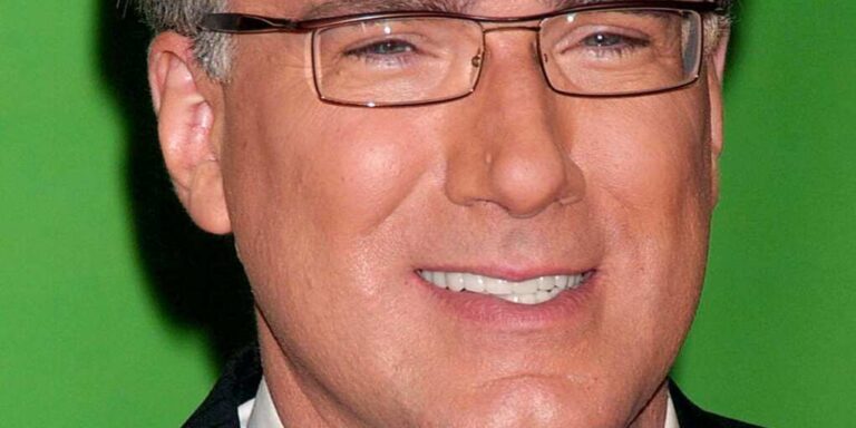 Olbermann Makes a Fool of Himself Defending Booker’s “Salute” Olbermann Makes a Fool of Himself Defending Booker’s “Salute”